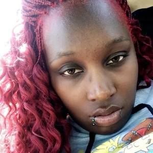 Meet your Posher, Latoya